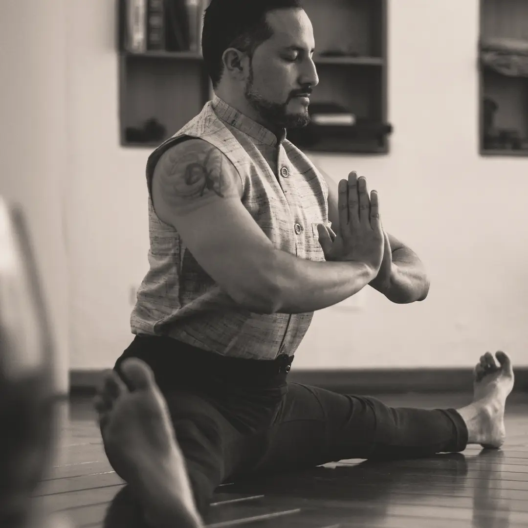 1 dr rama (1) Grupo de estudiantes de Yoga