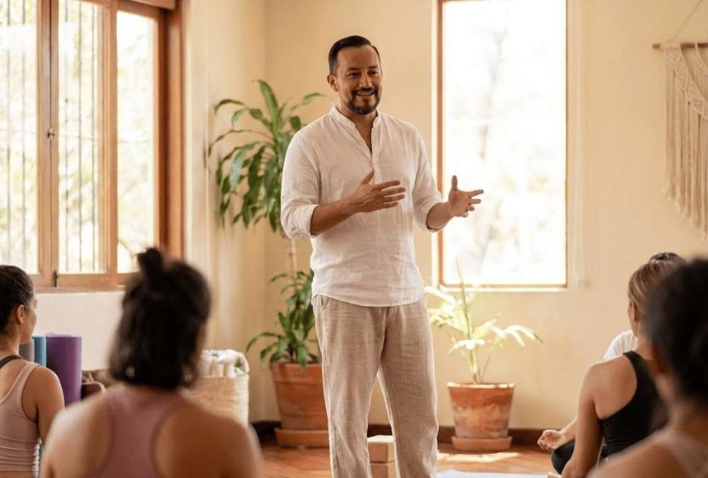 5 Doctor Rama Impartiendo clases